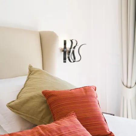 Eden Roc Hotel