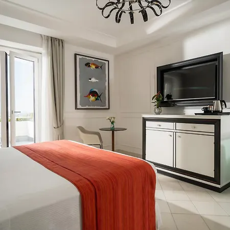 Otel Eden Roc 4*